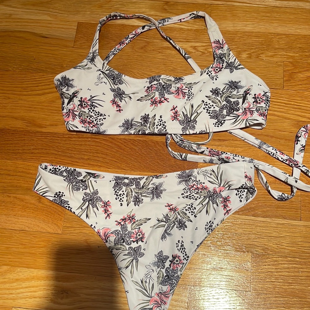 Flower patterned bikini